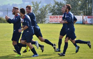 Edoardo Niccolini festeggia dopo il gol del vantaggio